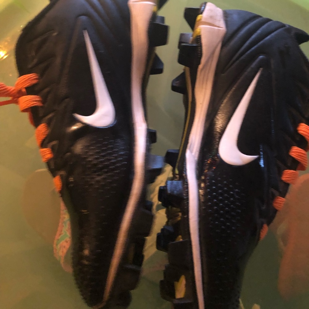 Nike cleats women’s size 6.5